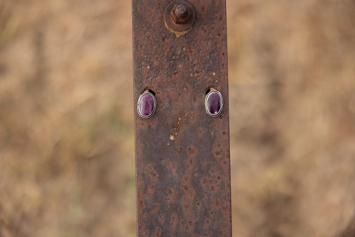 Twisted Wire Purple Spiny Oyster Studs